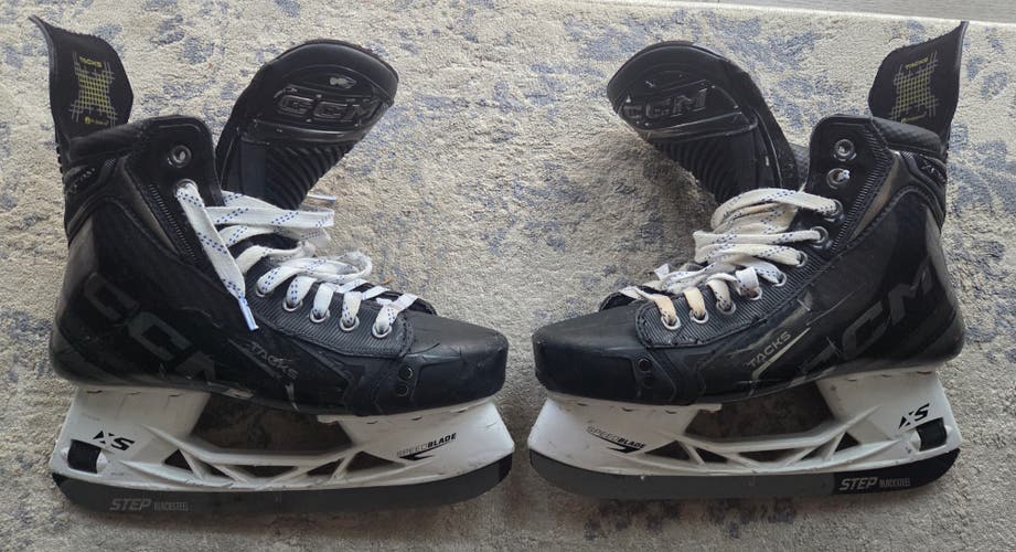 Black CCM Tacks XF Pro Hockey Skates Regular Width Pro Stock 8 (Used)