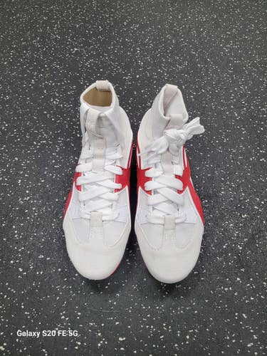 Used Under Armour SPOTLIGHT ICON Jr FB Cleats Cardinal And White Junior 05.5 11849-S000042351