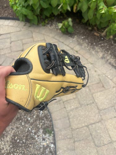 Wilson A2000 RH Infield Baseball Glove 11.5" (Used)