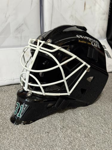Used Victory V6 Medium Goalie Mask