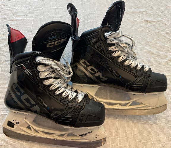 CCM JetSpeed FT690 Hockey Skates Regular Width Size 4 (Used)