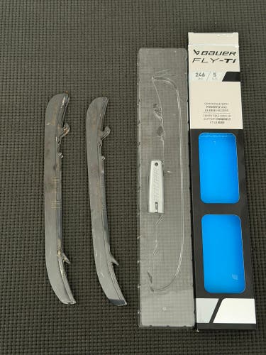 2 pairs of Bauer Fly-Ti 246 mm (Used)