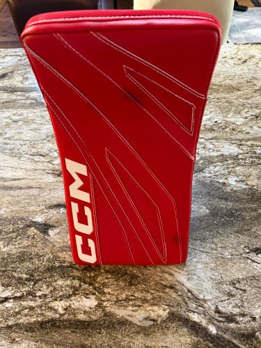 CCM Extreme Flex 6 Pro blocker