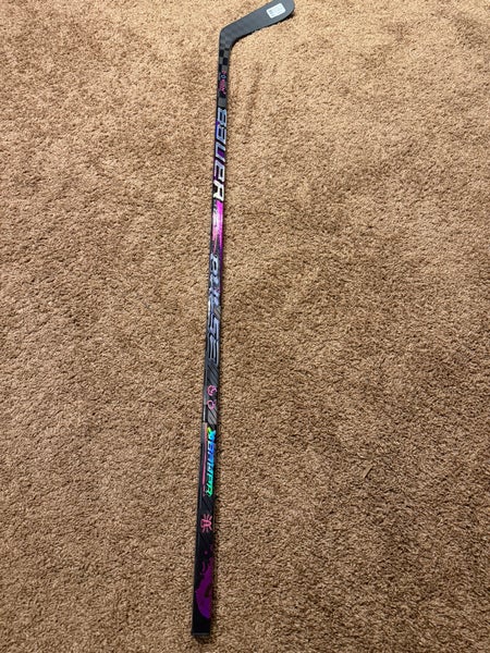 Senior Bauer Pulse Right Hand Hockey Stick P28 70 Flex (New)