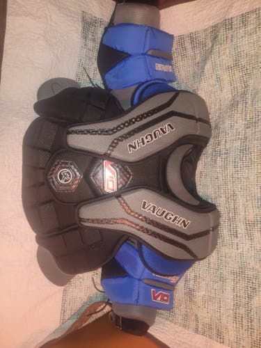 Small / Medium Vaughn V10 Goalie Chest Protector (Used)