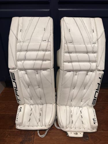 30" True Catalyst 7X3 Goalie Leg Pads (Used)