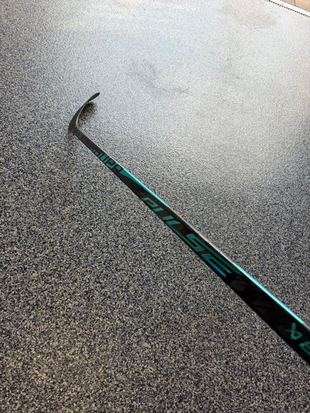 Senior Bauer Pulse Left Hand Hockey Stick P28 87 Flex (New)
