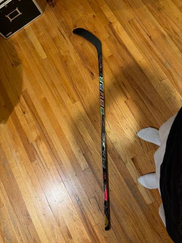 Junior Bauer Pulse Right Handed Hockey Stick P28 50 Flex (New)