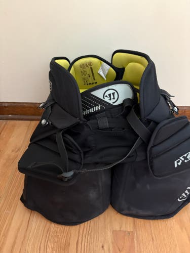 Intermediate Medium Warrior Ritual X3 E+ Hockey Goalie Pants (Used)