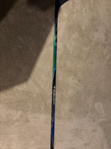 Senior Bauer Vapor Flylite Right Handed Hockey Stick P92 70 Flex (New)