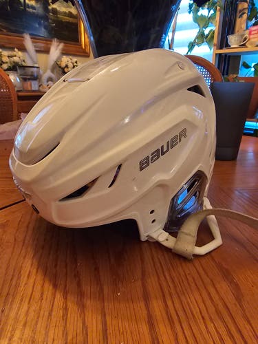 Small Bauer Hyperlite 2 Helmet (Used)