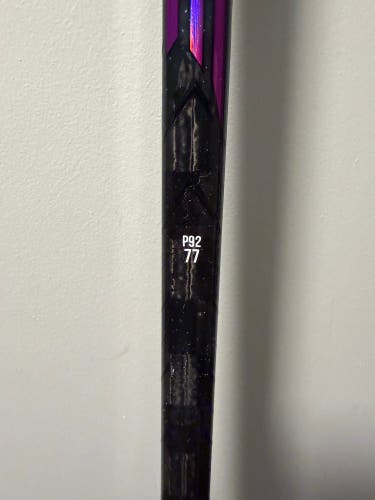 Senior Bauer Pulse Right Handed Hockey Stick P92 77 Flex Pro Stock (New)