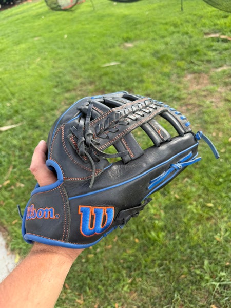 Wilson A1000 RH Outfield Baseball Glove 12.25" (Used)