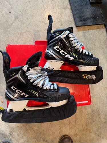 Black/Gray 2025 CCM Tacks XF 80 Hockey Skates Regular Width 10 (Used)