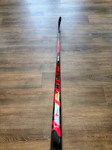 Junior Bauer Pulse Left Hand Hockey Stick P28 40 Flex (New) - Red