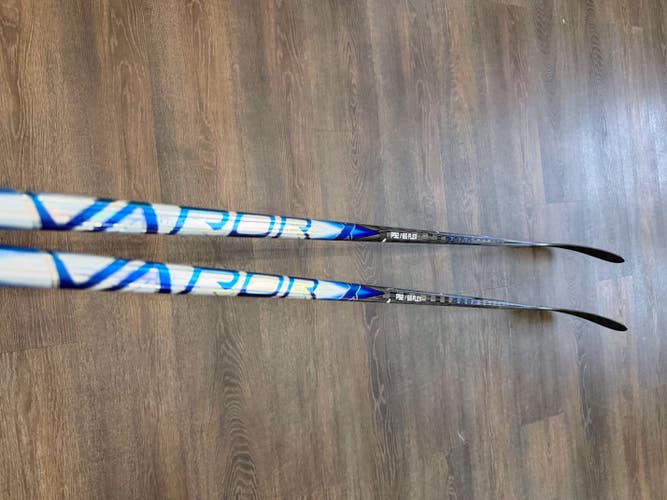 Intermediate Bauer Vapor Flylite Left Hand Hockey Stick P92 65 Flex (New) - 2 Pack