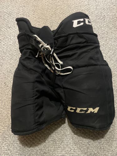 Men's Senior Large CCM hp31 Hockey Pants Pro Stock (Used)