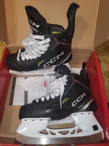 CCM Tacks Vector Premier (SMU) Hockey Skates 7.5 (Used)