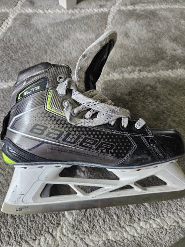 Bauer Elite Hockey Goalie Skates Narrow Width 9.5 (Used)