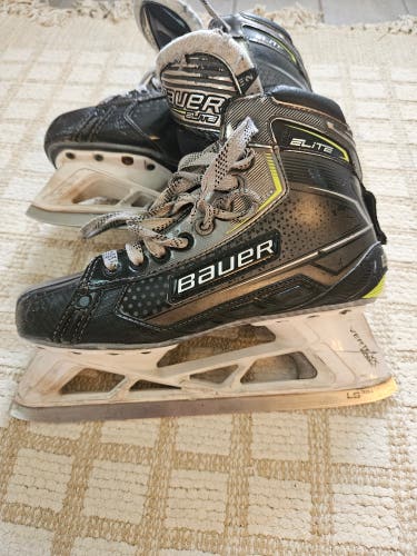 Bauer Elite Hockey Goalie Skates Regular Width 7.5 (Used)