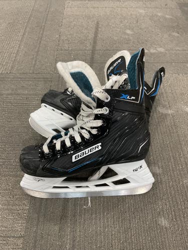 Used Bauer XLP Intermediate Hockey Skate Black Intermediate 4.0 11614-S000240976