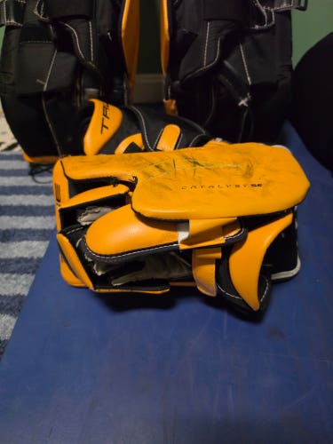 28" 2025 True Catalyst SE Regular Goalie Full Set (Used)
