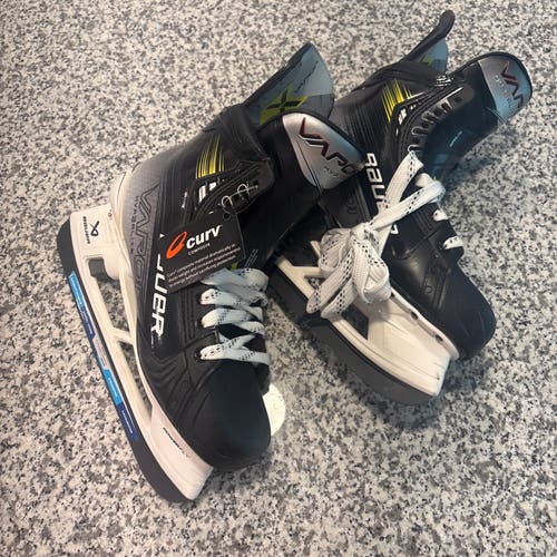 New 2023 Bauer Vapor Hyperlite 2 Hockey Skates Senior 9 Fit 1