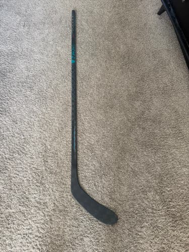 Senior CCM Vizion Left Hand Hockey Stick P28 75 Flex (New)
