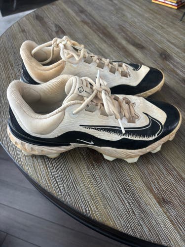 White Men's Size M 8.0 (W 9.0) Youth Nike Nike alpha huarache elite 4 Low Top Molded Cleats (Used)