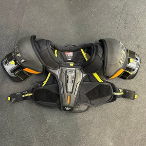 Junior Medium CCM Tacks AS-V Pro Shoulder Pads