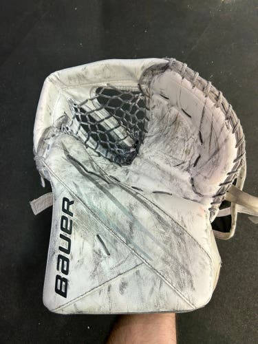 Senior Bauer Vapor 3X Regular Goalie Glove