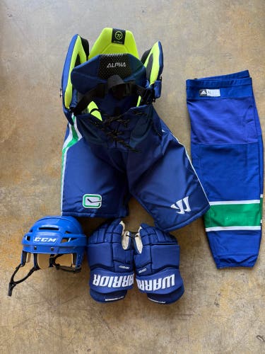 Men's Senior XL Warrior alpha Hockey Pants Pro Stock (New)