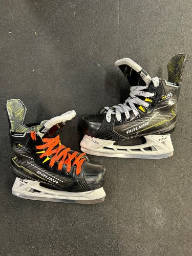 Junior Bauer Supreme M40 Hockey Skates | Size 3.5