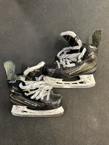 Junior Bauer Supreme M40 Hockey Skates | Size 3.5