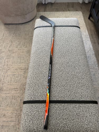 Junior Bauer Vapor Flylite Left Hand Hockey Stick P92 40 Flex