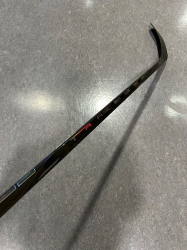 Junior Bauer Nexus Tracer Hockey Stick | RH P92