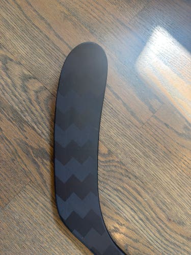 Junior CCM Jetspeed ft9 pro Right Handed Hockey Stick P28 50 Flex (New)