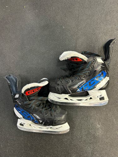 Junior CCM JetSpeed FT680 Hockey Skates | Size 1 (Wide)