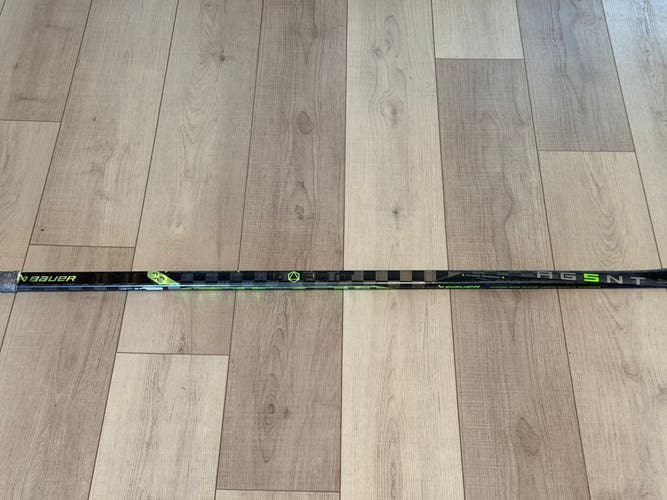 Junior Bauer AG5NT Right Handed Hockey Stick P92 50 Flex (Used) Agent