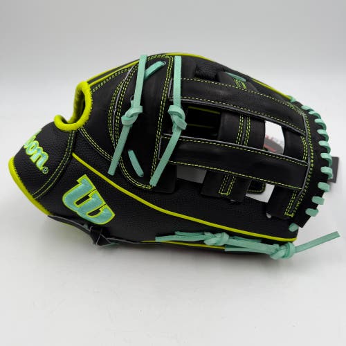 Wilson A2000 1750 12.5 Outfield Baseball Glove