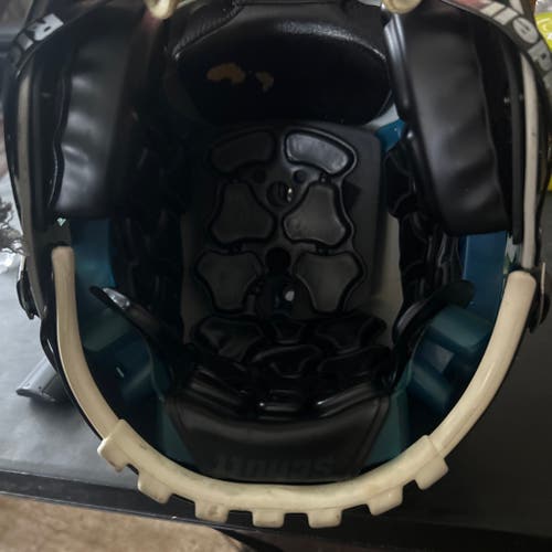 Youth Extra Large Schutt F7 Helmet (Used)