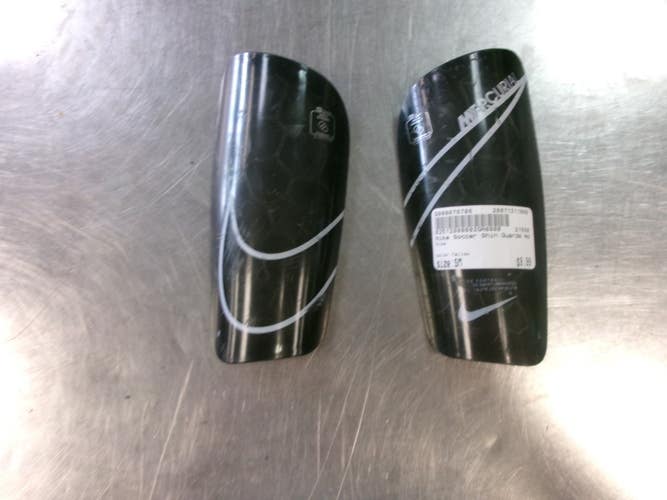 Used Nike Soccer Shin Guards Adult Yellow SM 11868-S000070706