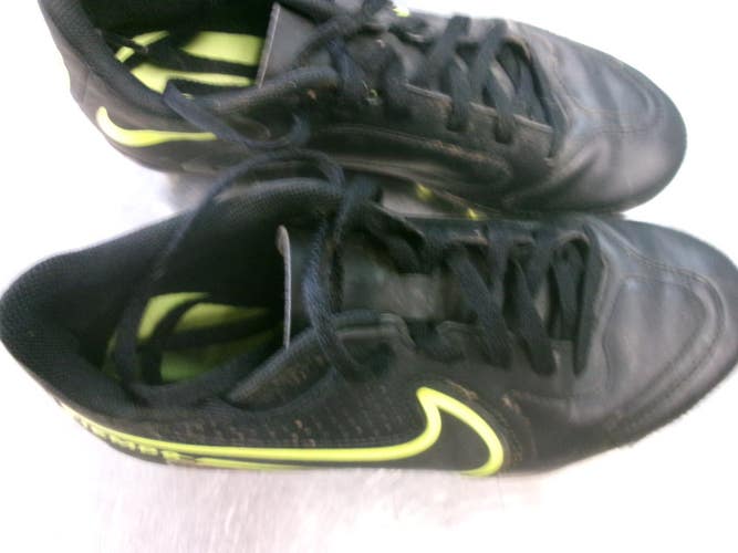 Used Nike Soccer Cleats Black Junior 05 11868-S000070708