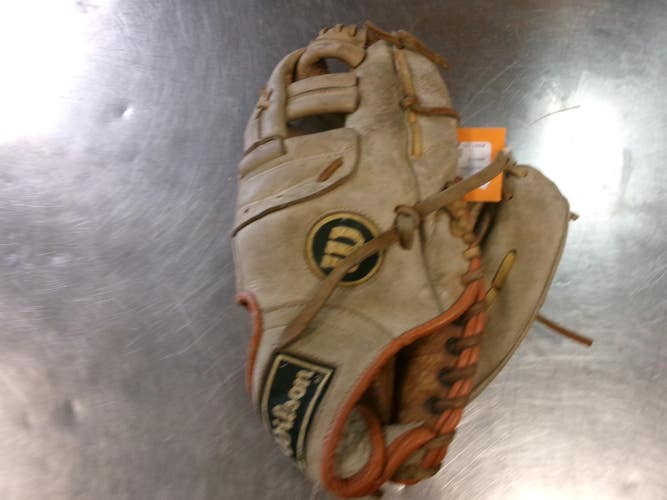 Used Wilson A2931 BB/SB Glove RH Throw Black 12 1/2" 11868-S000070713