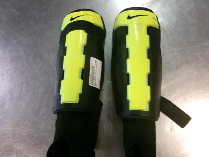 Used Nike Soccer Shin Guards Adult Black XL 11868-S000070724