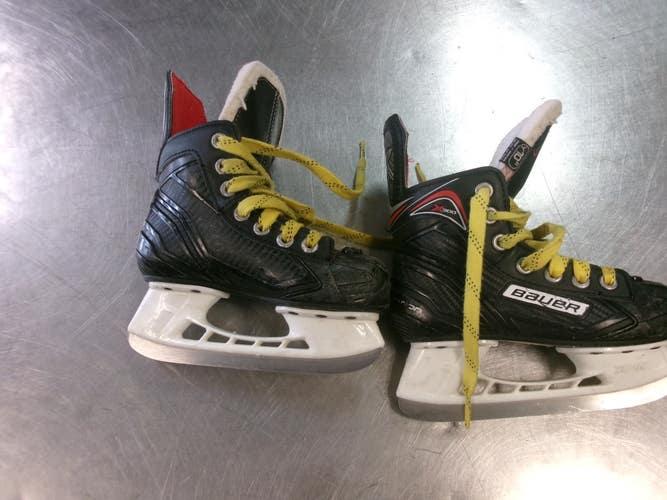 Used Bauer X300 Youth Hockey Skate Youth 11.0 11868-S000070743