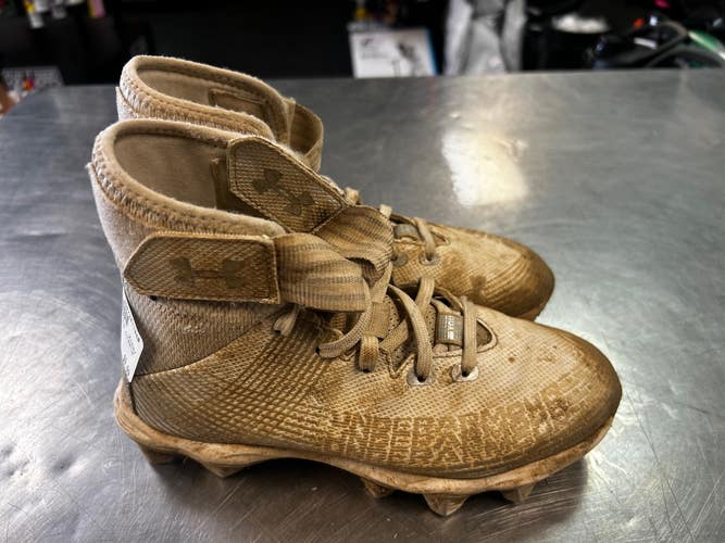 Used Under Armour Jr FB Cleats White Junior 04 11868-S000070838