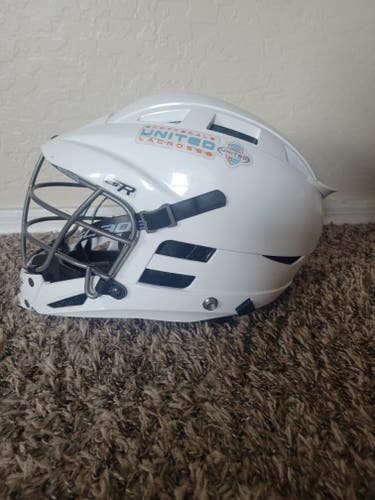 Cascade CS-R Youth Helmet (Used) - White