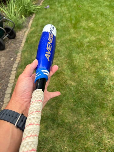 2023 AXE Avenge Pro Composite USSSA Certified Bat (-10) 19 oz 29" (Used)