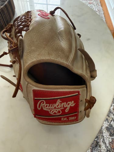 Rawlings Baseball Glove